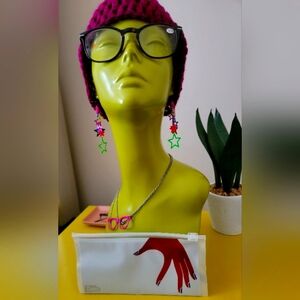 Readers +1.50 with a reuseable ziplock bag